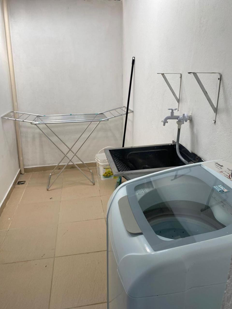 Willa Residencial Com Piscina Possui Jacuzzi Aquecida Com Hidromassagem Bombinhas Zewnętrze zdjęcie
