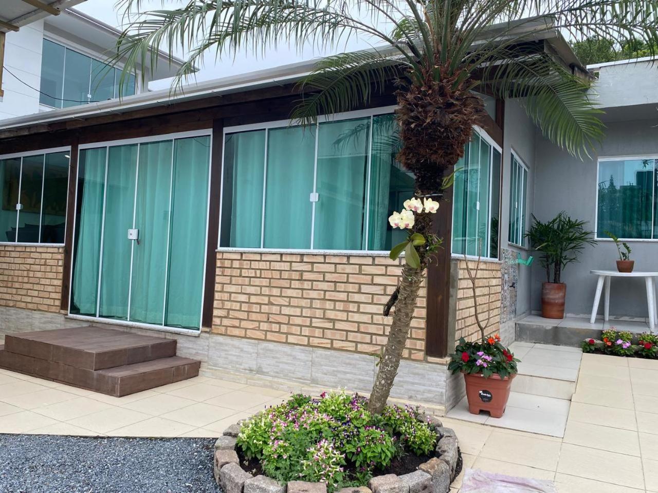 Willa Residencial Com Piscina Possui Jacuzzi Aquecida Com Hidromassagem Bombinhas Zewnętrze zdjęcie