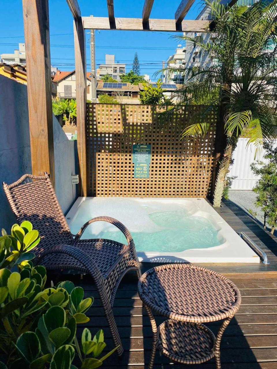 Willa Residencial Com Piscina Possui Jacuzzi Aquecida Com Hidromassagem Bombinhas Zewnętrze zdjęcie